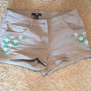 H&M khaki shorts